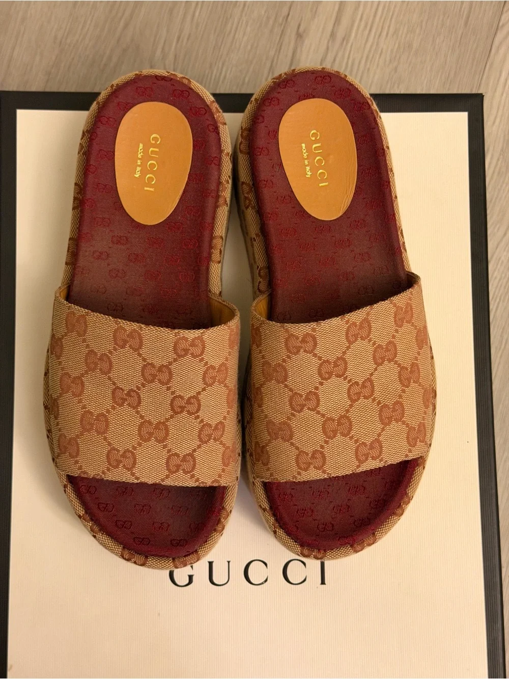 Gucci Platform beige GG monogram canvas slides with burgundy footbed